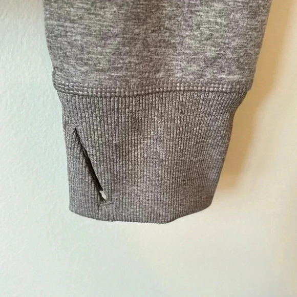 Eddie Bauer Women's Train Ascent Scrunch Neck Sweatshirt - Picture 6 of 9